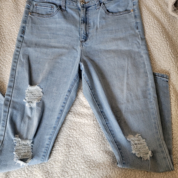 GUESS High Rise Skinny Jeans - Picture 4 of 5